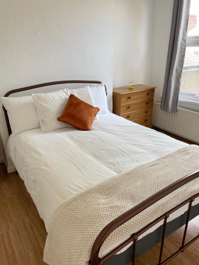 Large, Bright And Spacious 3 Bed Flat In London Exterior foto