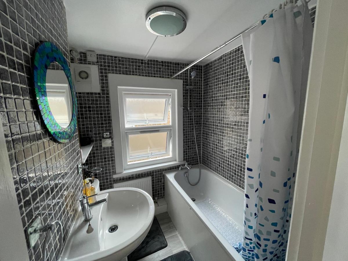 Large, Bright And Spacious 3 Bed Flat In London Exterior foto
